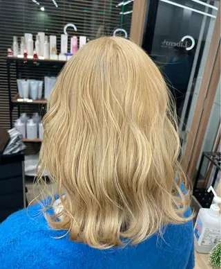 ミディアム SAEKI【ior 】北千住店ブリーチのヘアスタイル