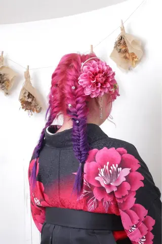 ロング カラー パーマ ヘアアレンジ 推し活専用 【派手髪】飯野ゆかりのヘアスタイル