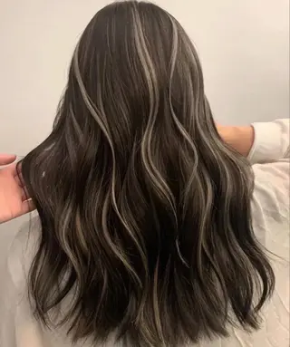 ロング カラー YU MAのヘアスタイル