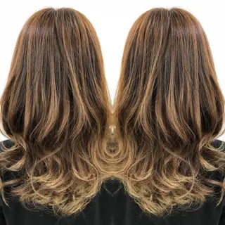 セミロング 縮毛矯正/髪質改善 継続する美髪のヘアスタイル