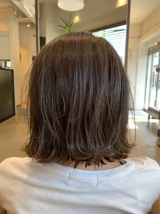 ミディアム newi saLyu 片岡ふきのヘアスタイル