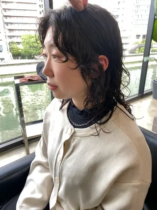 ミディアム パーマ 似合わせカット レイヤーボブウルフのヘアスタイル