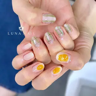 ネイル アトリエ　ミモザ所属・いまむら あかりのネイルデザイン