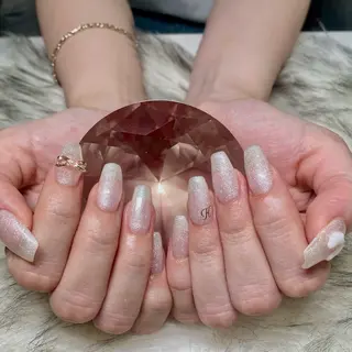 ネイル Roi〈ロワ〉 Reikaのネイルデザイン