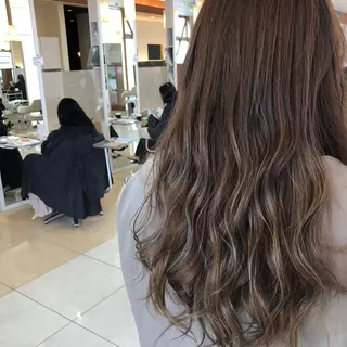 カラー 牧野 佳樹のヘアスタイル