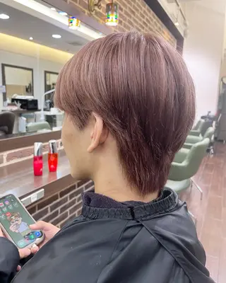 ショート カラー 酸性ストレート 🤍🎀honokaのヘアスタイル