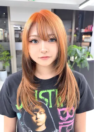 セミロング カラー ダブルカラーブリーチ 髪質改善　縮毛矯正のヘアスタイル
