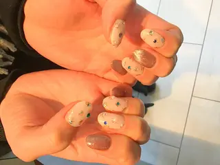 ネイル Nest 岩崎のネイルデザイン