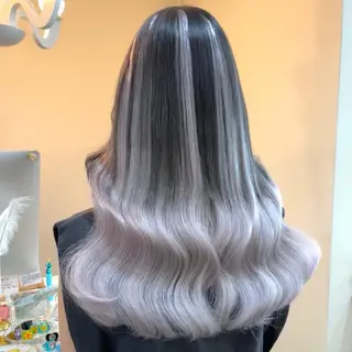 ロング カラー MOE🐈‍⬛🎀 エクステ/ワンホンのヘアスタイル