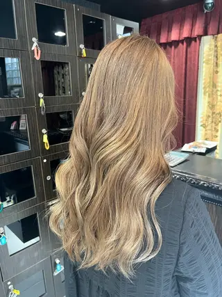 ロング カラー Eleanor立川北口所属・🦋YUI 髪質改善 ブリーチ 着付け🦋のヘアスタイル