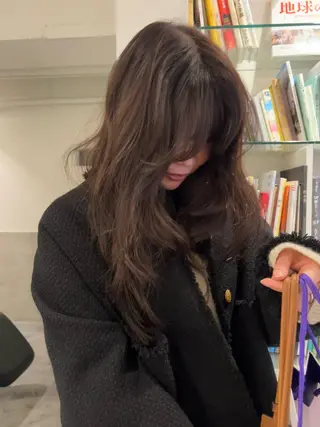 セミロング カラー KOCHAB所属・三谷 はるなのヘアスタイル