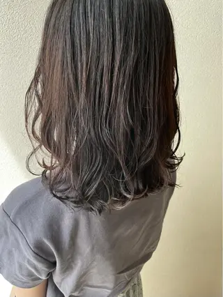 ミディアム カラー 沢田 瞳のヘアスタイル