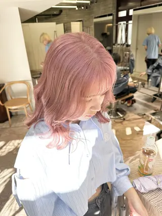 ミディアム カラー kai .のヘアスタイル