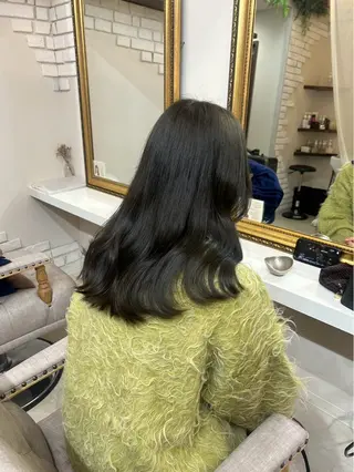 セミロング FERIA かりんのヘアスタイル