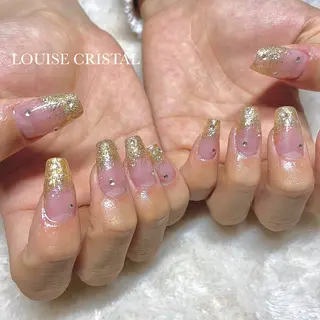 ネイル LOUISE CRYSTALのネイルデザイン