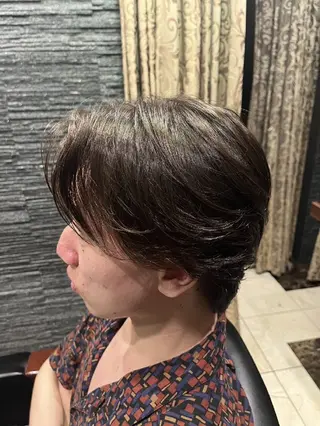 ミディアム ヒロ銀座プレミアムバーバー新宿店所属・髙司 哲伸のヘアスタイル