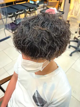 ショート パーマ メンズ メンズカット曲がる 縮毛矯正佐々木タクマのヘアスタイル