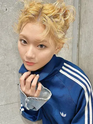 ショート カラー ショートヘア💫 ハイトーン西田拓馬のヘアスタイル