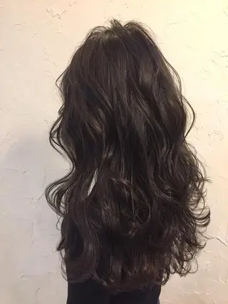 ロング カラー 韓国レイヤー外国人風 透明感カラー髪質改善のヘアスタイル