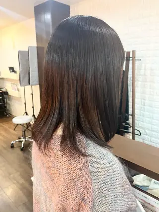ミディアム トモタニ ミオのヘアスタイル