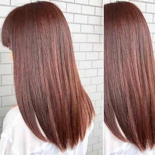 ミディアム カラー JuNブリーチに 縮毛矯正するプロのヘアスタイル