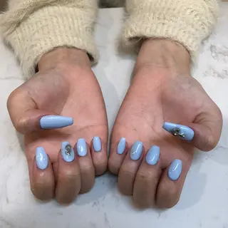 ネイル Raviy  新宿店所属・わたなべ あやかのネイルデザイン