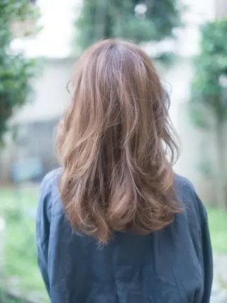 カラー 艶髪クリエイター 秋田 聖也🪽のヘアスタイル