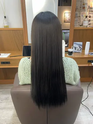 ロング カラー Charmant【シェルマン】所属・〘Charmant〙 レイのヘアスタイル