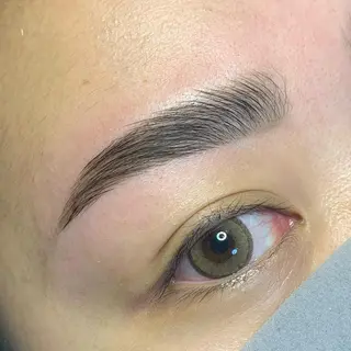 眉毛と韓国肌質改善 サロン　和泉府中のエステ・リラクイメージ