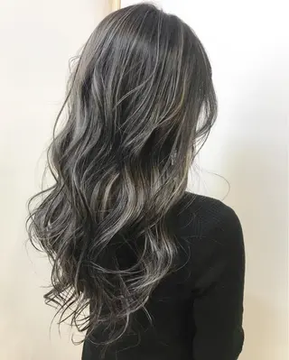 ロング ハルカ/透け感カラー /顔周りレイヤーのヘアスタイル