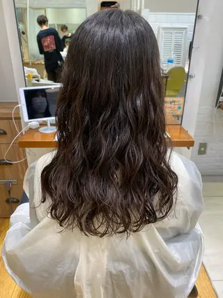ロング コテ巻き風パーマ🫧 麻尋のヘアスタイル