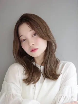 セミロング sia所属・Nene Murakamiのヘアスタイル