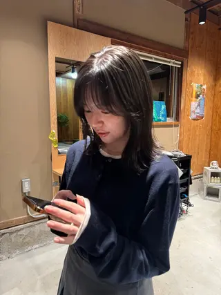 ミディアム 似合わせカット / 地毛風ストレートのヘアスタイル