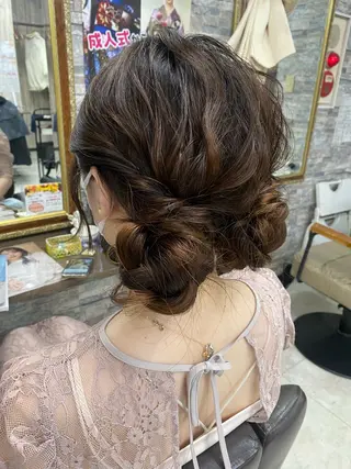 セミロング 土屋朱理/ ハイトーンカラーのヘアスタイル