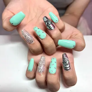 ネイル WOL TOKYO 🦋shizukuのネイルデザイン