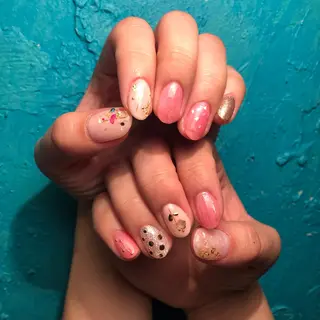 ネイル キラキラ オメメのネイルデザイン