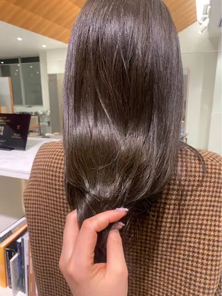 セミロング LOREN＋透明感 オリーブhirokoのヘアスタイル