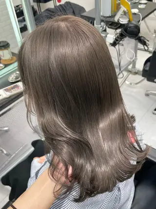 ミディアム 吉田 璃玖のヘアスタイル