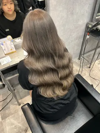ロング カラー TOMONA👑 GiseL梅田店のヘアスタイル