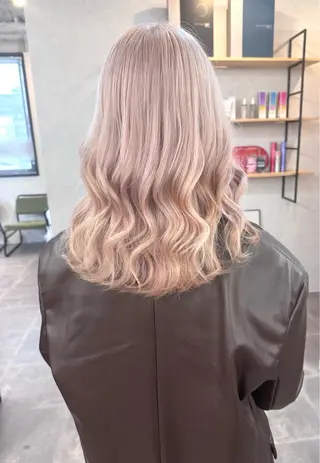 ミディアム Aika 🖤のヘアスタイル