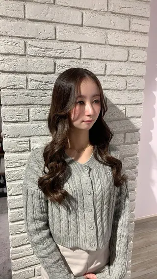 ロング shes茶屋町アリサ 🎀顔周り×韓国風のヘアスタイル
