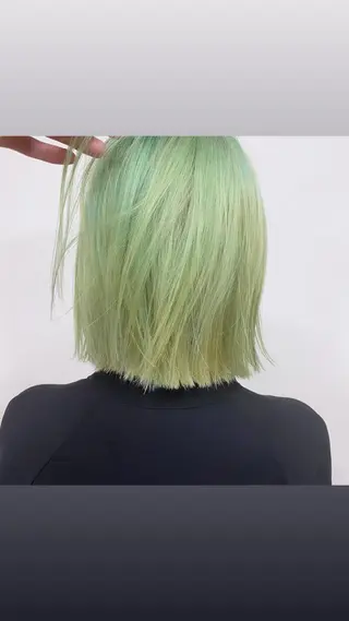 ミディアム カラー レイヤーウルフ エクステ磯部のヘアスタイル