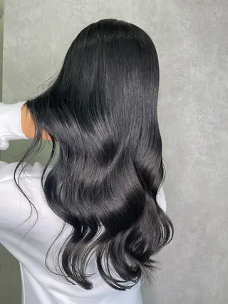 ミディアム カラー Kvell&Co.所属・ハイトーン カラーのヘアスタイル