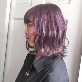 ミディアム カラー ホワイト&レイヤーカ ットエクステ長畠俊輔のヘアスタイル