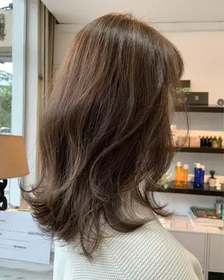 ミディアム ヘアアレンジ brut(ブリュット)所属・石井 美穂子のその他イメージ