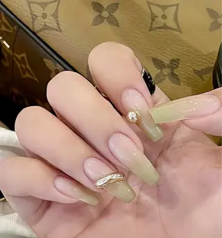 ネイル 高木 維麗絲のネイルデザイン