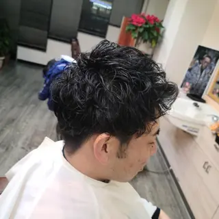 メンズ パーマ 電髪倶楽部　美膳所属・荒井 琢人のヘアスタイル