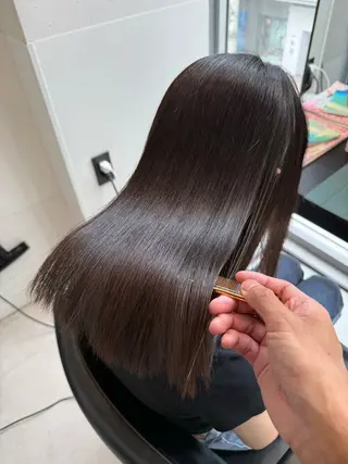 ミディアム ブリーチ毛にもできる 縮毛矯正OJIROのヘアスタイル