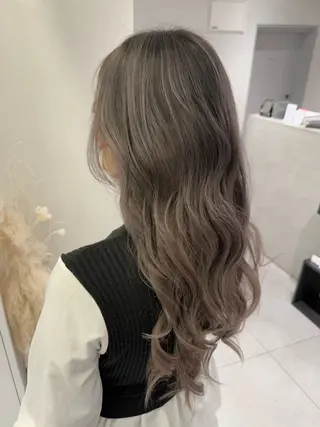 ロング カラー piLLon/ RYUKAのヘアスタイル