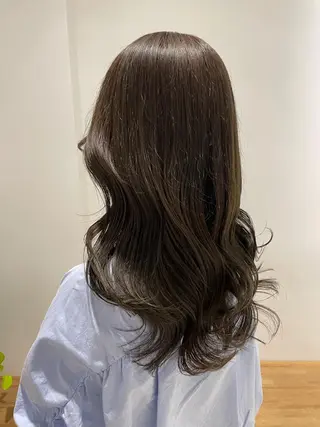 ロング カラー 山田 和のヘアスタイル